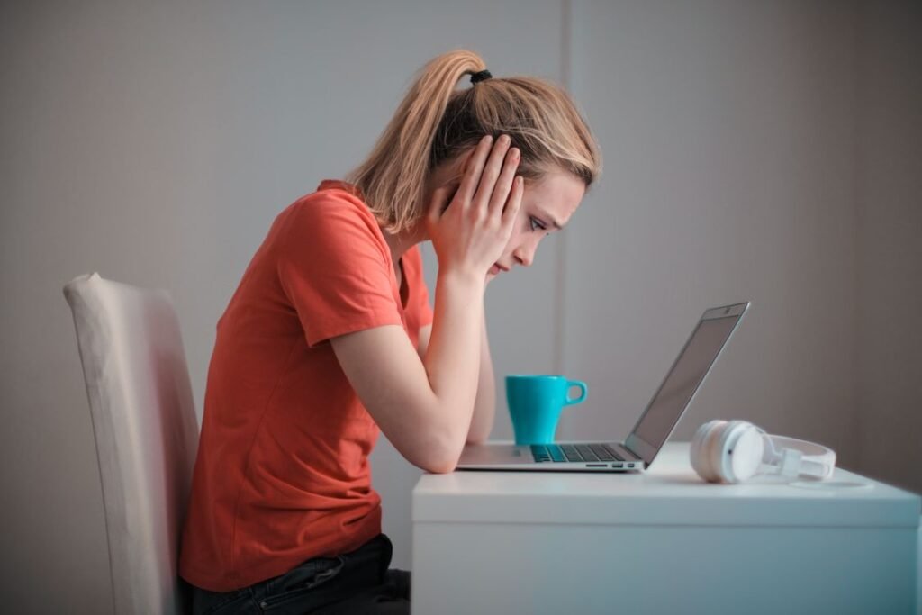 Backlink Removal Versus Disavow: When to Remove a Link and When to Disavow It