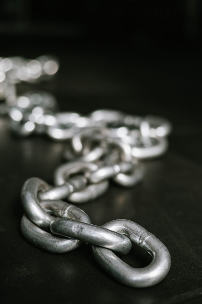 Metal chain links joined together symbolizing internal links between website pages
