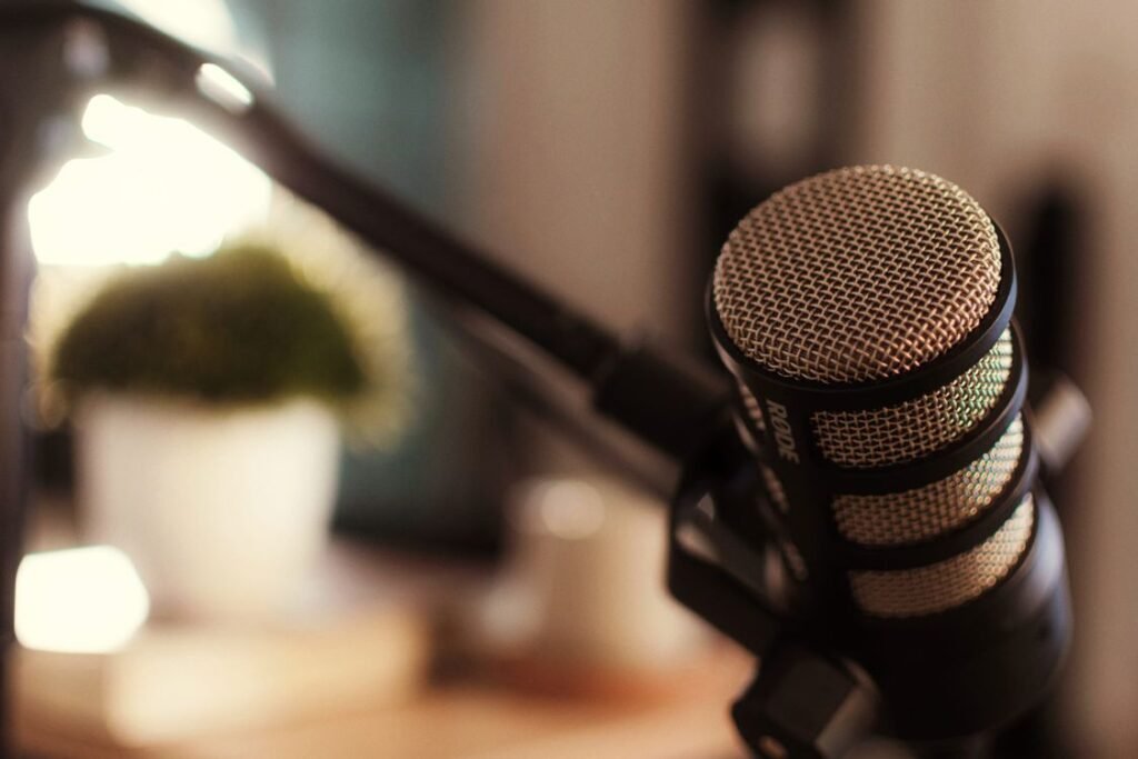 How to Get Backlinks From Podcasts: Guest Booking Playbook for 2026